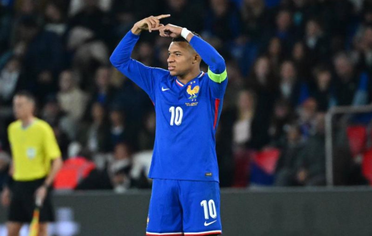 队报, 他的右脚踝 队报, 他的右脚踝